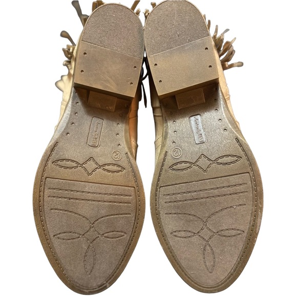 Never worn American Eagle side zip fringed boot. 2” heel - Picture 6 of 9